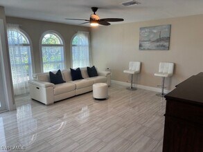 3320 Country Club Blvd in Cape Coral, FL - Building Photo - Building Photo