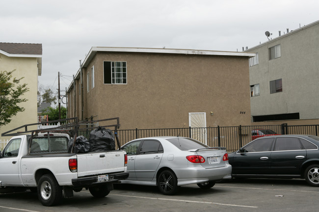 944-946 Olive Ave in Long Beach, CA - Building Photo - Building Photo