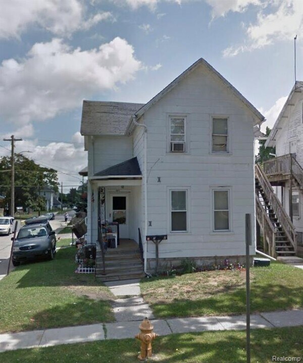 801 E 4th St in Monroe, MI - Building Photo