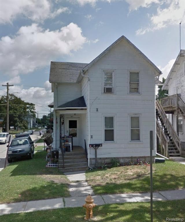 property at 801 E 4th St