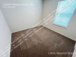 13814 Whisper Bnd in San Antonio, TX - Foto de edificio - Building Photo