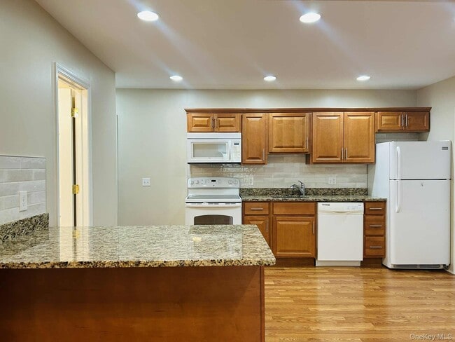 29 Fort Putnam St in Highland Falls, NY - Building Photo - Building Photo