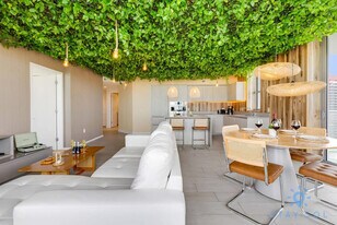 4010 S Ocean Dr in Hollywood, FL - Building Photo