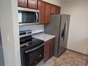 2440 SE 8th Ct in Gresham, OR - Building Photo - Building Photo