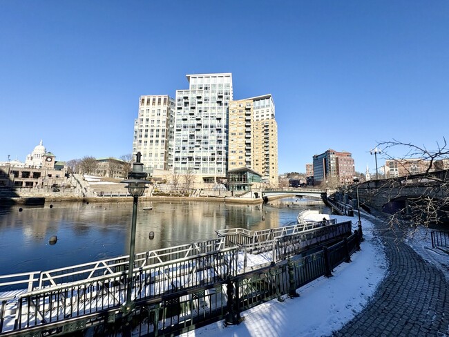 200 Exchange St, Unit 1013 in Providence, RI - Foto de edificio - Building Photo