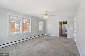 811 Burmont Rd in Drexel Hill, PA - Building Photo - Building Photo