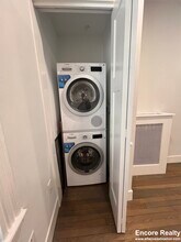 11 Peterborough St, Unit 8 in Boston, MA - Foto de edificio - Building Photo