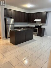 1854 Douglas Langtree Dr in Oshawa, ON - Building Photo - Building Photo