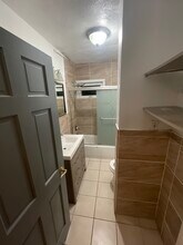 27 Morris St, Unit 1 in Everett, MA - Building Photo - Building Photo