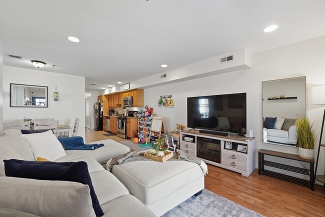 2516 Summit Ave in Union City, NJ - Building Photo - Building Photo