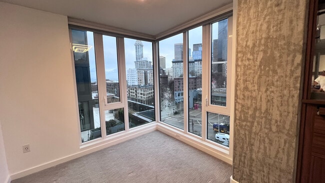 450 S Main St, Unit 801 in Seattle, WA - Building Photo - Building Photo