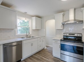 142 Shorewood Dr in Irondequoit, NY - Building Photo - Building Photo