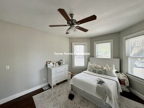 137 Hampshire St, Unit 1 in Cambridge, MA - Building Photo - Building Photo