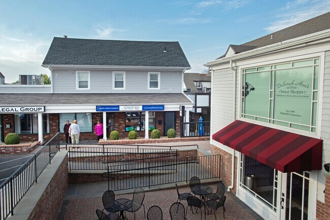 421 Main St in Ridgefield, CT - Building Photo - Building Photo