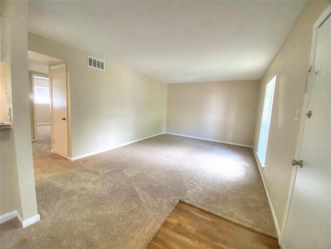 321 E Cedar St-Unit -6 in Angleton, TX - Building Photo - Building Photo