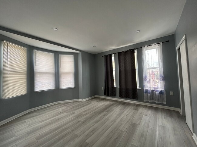 property at 1632 W Passyunk Ave