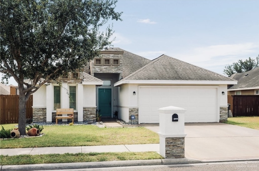 1313 Quail Dr in San Juan, TX - Foto de edificio