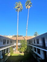 170 S Chester Ave, Unit 14 in Pasadena, CA - Building Photo