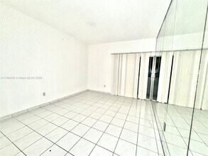4370 NW 11th St in Miami, FL - Building Photo - Building Photo