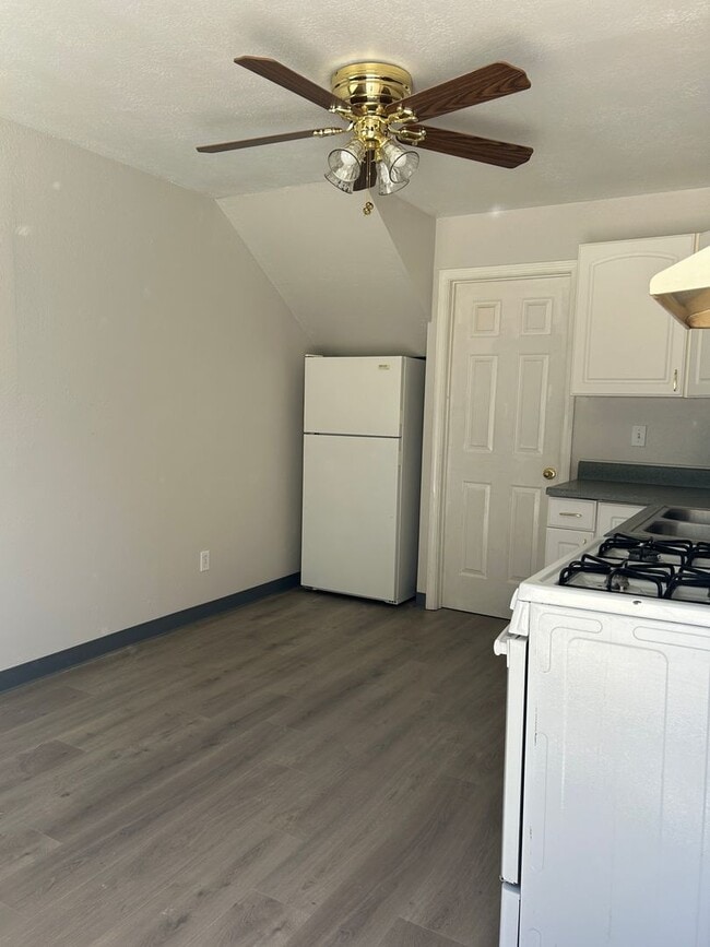 580 Skalkaho Hwy in Hamilton, MT - Building Photo - Building Photo
