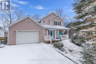 26 Shaw Crescent in Huntsville, ON - Building Photo