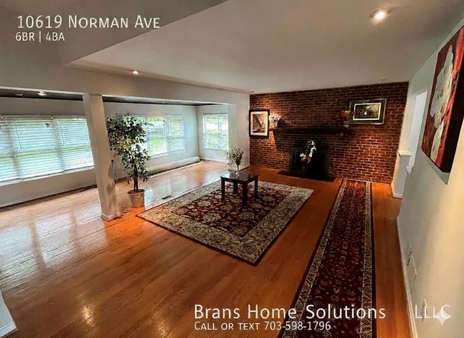10619 Norman Ave, Unit Unit-1 in Fairfax, VA - Foto de edificio - Building Photo