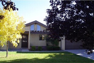 8512 Liberty Dr NE in Albuquerque, NM - Building Photo