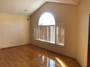 1304 Mackay Ln in Redondo Beach, CA - Building Photo - Building Photo