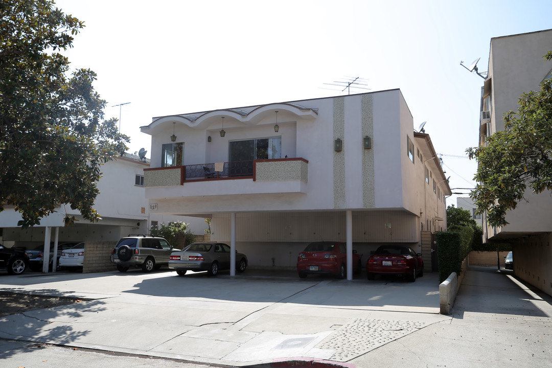 1129 S Sherbourne Dr in Los Angeles, CA - Building Photo