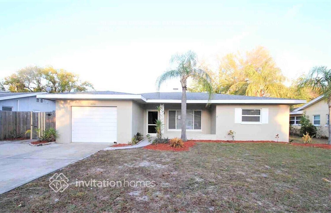 1856 Greenhill Dr in Clearwater, FL - Building Photo