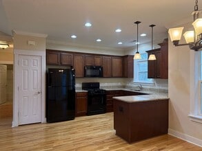 7 White Pine Dr in Black Mountain, NC - Building Photo - Building Photo