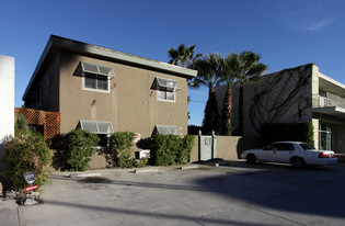 550 S Indian Canyon Dr Apartamentos