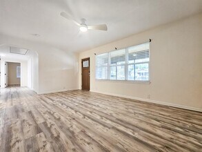 518 NW 27th Ave in Gainesville, FL - Building Photo - Building Photo