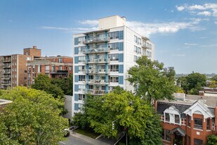 4488 Sainte-Catherine Rue O in Westmount, QC - Building Photo