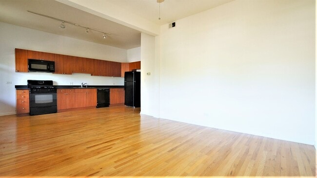 1850 N Milwaukee Ave, Unit 1813-3R, Unit 1813-3R