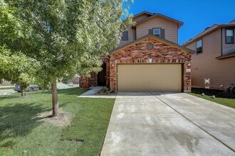 6800 Sunderland Trail in Austin, TX - Building Photo - Building Photo