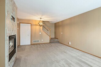 15714 Flackwood Trail in Apple Valley, MN - Building Photo - Building Photo