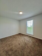 2303 Stokes Rd in Clarksville, TN - Building Photo - Building Photo
