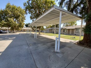 1914 N J St in Tulare, CA - Foto de edificio - Building Photo