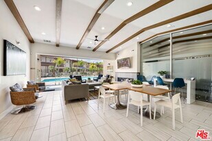 4384 Paxton Pl in Calabasas, CA - Building Photo