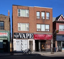 904 Bloor St W in Toronto, ON - Building Photo