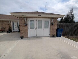 6 Taylor N Rd in McAllen, TX - Building Photo