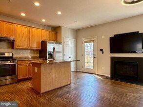 6036 Helmsman Way in Columbia, MD - Building Photo - Building Photo