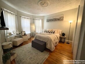 24 Pond St, Unit 1 in Boston, MA - Building Photo - Building Photo