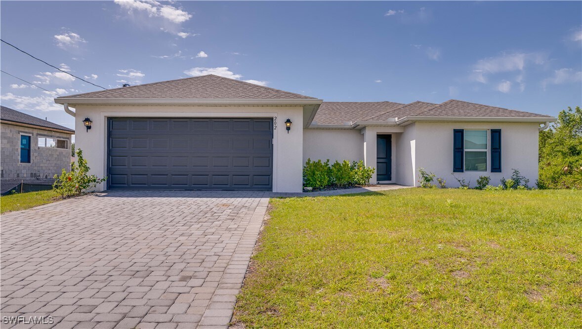 202 NW 25th St in Cape Coral, FL - Building Photo