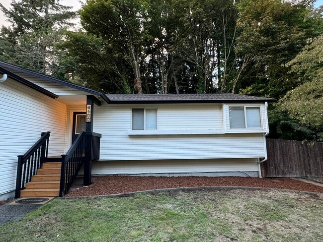 4100 Songbird Ln NW in Bremerton, WA - Building Photo - Building Photo