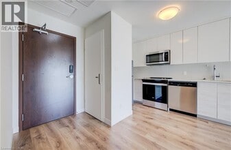 60 Frederick St in Kitchener, ON - Building Photo - Building Photo