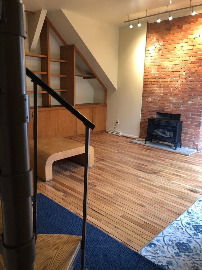 5511 Claybourne St in Pittsburgh, PA - Foto de edificio - Building Photo