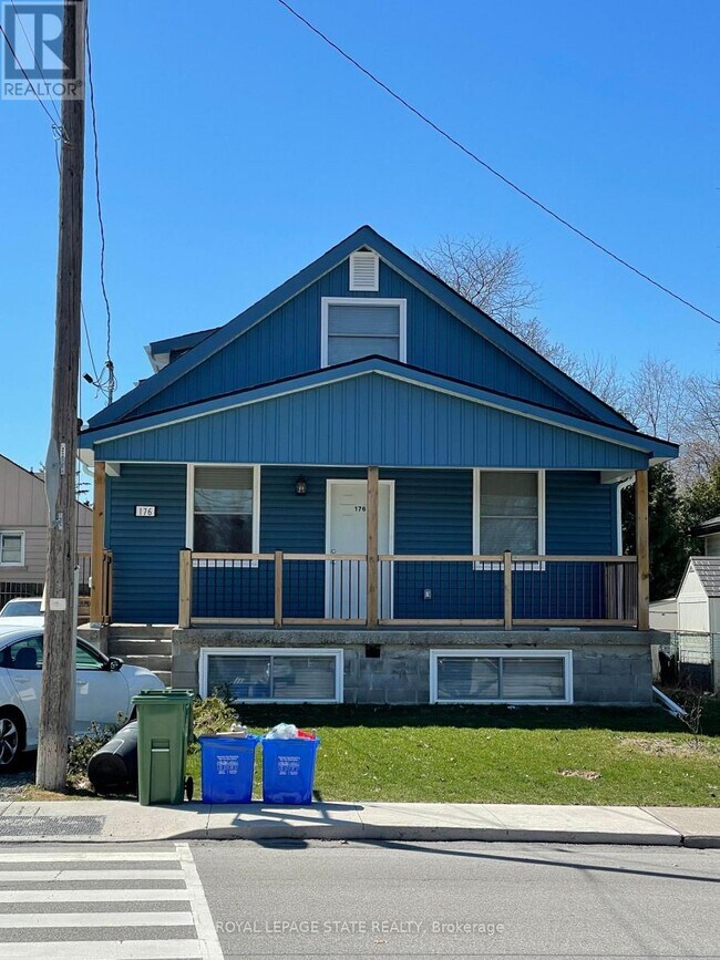 176 Queensdale Ave E in Hamilton, ON - Building Photo - Building Photo