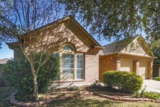 3039 Hidden Meadow in Seguin, TX - Foto de edificio - Building Photo